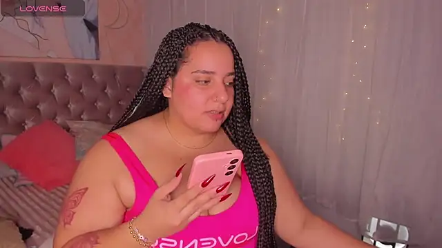 Snapshot of artemisa19 chatting on November 7, 2025, 8:13 pm artemisa19 online show from November 7, 2025, 8:13 pm