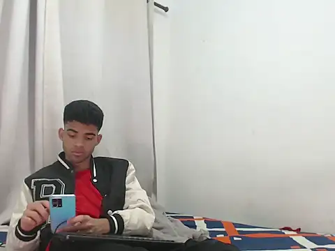 camillo beischel  online show from September 12, 2025, 7:24 pm