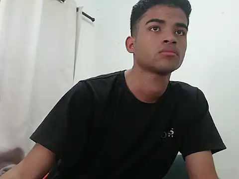 camillo beischel  online show from September 16, 2025, 7:37 pm