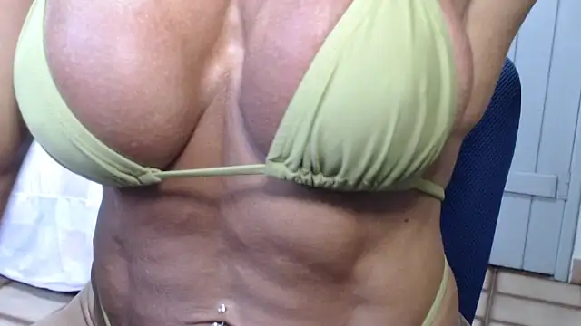 Snapshot of Stronggsexy chatting on June 10, 2026, 4:30 pm Stronggsexy online show from June 10, 2026, 4:30 pm