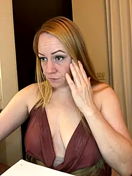 Snapshot of ChiliRoja chatting on November 22, 2025, 7:40 am ChiliRoja online show from November 22, 2025, 7:40 am