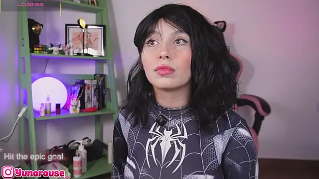 YunoRose  online show from October 28, 2025, 3:18 am