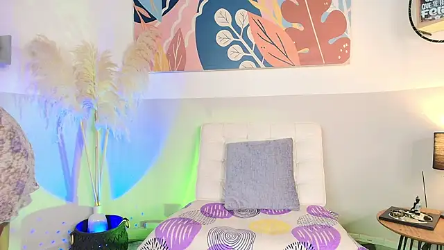 Snapshot of DivaFlamme chatting on November 10, 2025, 4:39 am DivaFlamme online show from November 10, 2025, 4:39 am