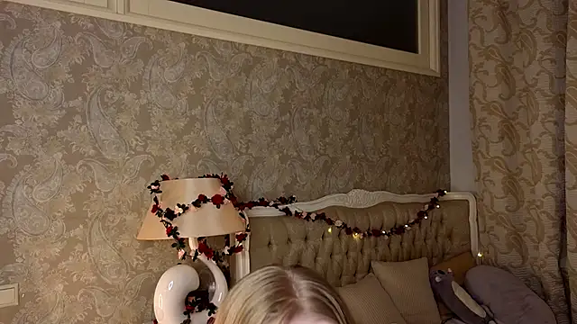 Snapshot of Emma_Frosty chatting on November 23, 2025, 7:46 pm Emma Frosty online show from November 23, 2025, 7:46 pm