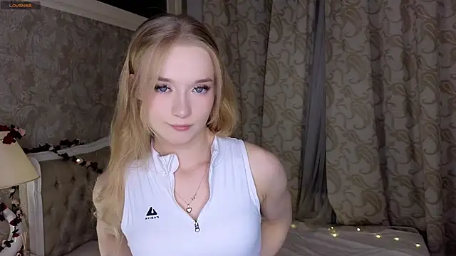 Snapshot of Emma_Frosty chatting on September 20, 2025, 6:24 pm Emma Frosty online show from September 20, 2025, 6:24 pm