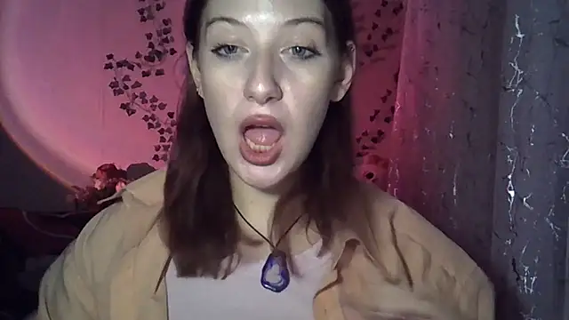 Lily Ember online show from November 7, 2025, 6:34 pm