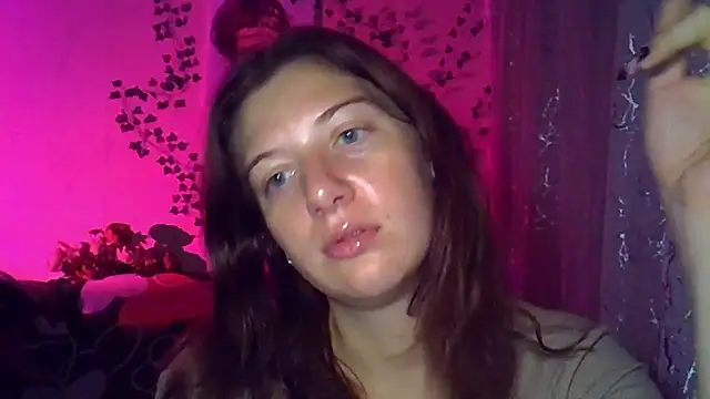 Lily Ember online show from November 6, 2025, 6:12 pm