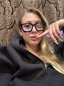 Snapshot of ChristyMarshall chatting on October 28, 2025, 9:58 pm ChristyMarshall online show from October 28, 2025, 9:58 pm