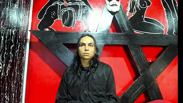 Snapshot of damian_and_tiana chatting on November 1, 2025, 5:14 am damian and tiana online show from November 1, 2025, 5:14 am