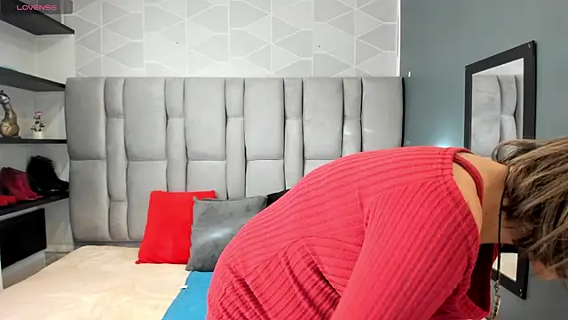 Snapshot of Charlot_milf chatting on May 12, 2026, 12:00 pm Charlot milf online show from May 12, 2026, 12:00 pm