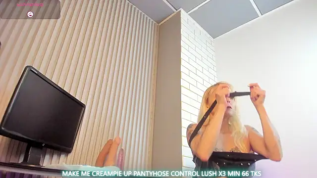 Snapshot of samanthajonexxx chatting on February 21, 2026, 4:42 pm samanthajonexxx online show from February 21, 2026, 4:42 pm