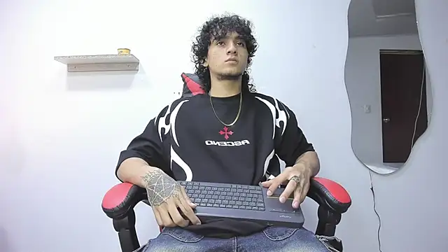 Snapshot of JackesTaylor chatting on November 9, 2025, 5:00 am JackesTaylor online show from November 9, 2025, 5:00 am