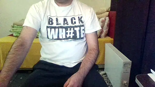 Snapshot of st206boy chatting on January 14, 2026, 1:31 am st206boy online show from January 14, 2026, 1:31 am