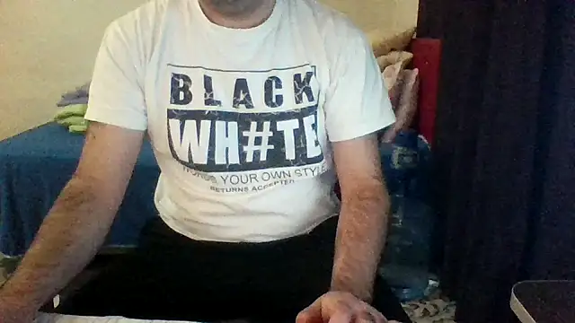 Snapshot of st206boy chatting on December 16, 2025, 10:03 pm st206boy online show from December 16, 2025, 10:03 pm