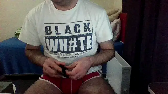 Snapshot of st206boy chatting on December 17, 2025, 10:59 pm st206boy online show from December 17, 2025, 10:59 pm