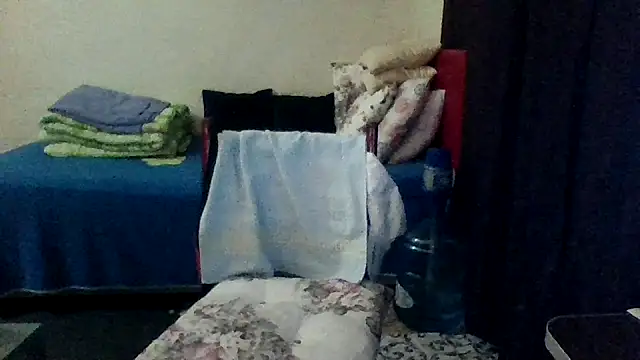 Snapshot of st206boy chatting on December 23, 2025, 12:43 am st206boy online show from December 23, 2025, 12:43 am