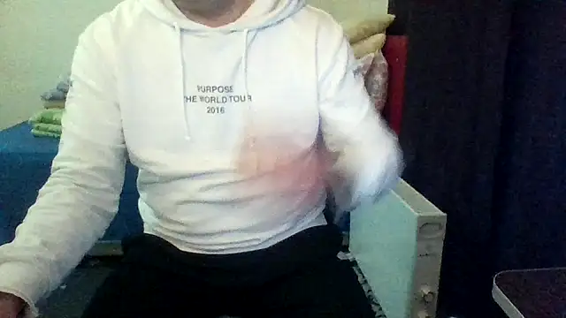 Snapshot of st206boy chatting on January 18, 2026, 11:19 pm st206boy online show from January 18, 2026, 11:19 pm