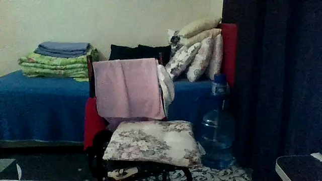 Snapshot of st206boy chatting on December 21, 2025, 12:57 am st206boy online show from December 21, 2025, 12:57 am