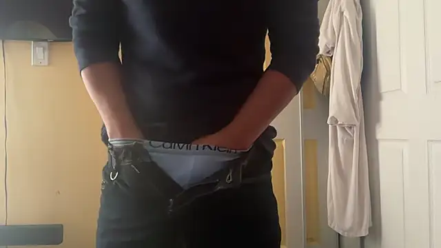 Snapshot of kSwisssxxx chatting on November 22, 2025, 6:29 pm kSwisssxxx online show from November 22, 2025, 6:29 pm