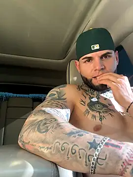 Snapshot of crazybarber69 chatting on November 28, 2025, 9:04 pm crazybarber69 online show from November 28, 2025, 9:04 pm