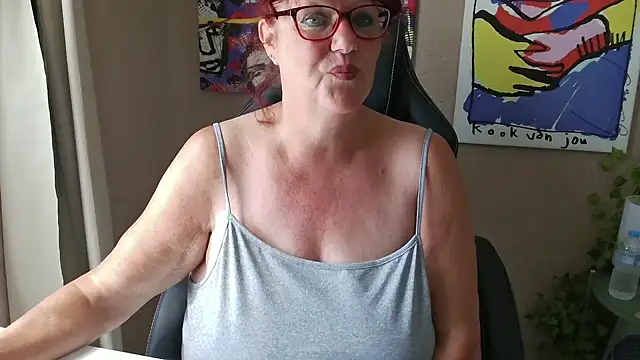 -Curvy- online show from May 29, 2026, 9:04 am
