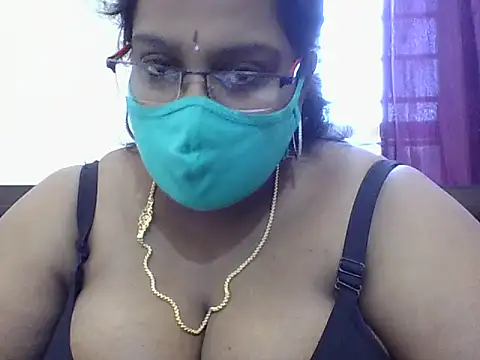 Snapshot of Reena-gowda chatting on September 26, 2025, 7:15 am Reena-gowda online show from September 26, 2025, 7:15 am