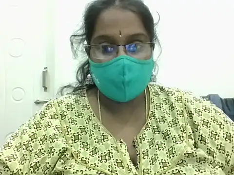 Snapshot of Reena-gowda chatting on October 24, 2025, 7:57 pm Reena-gowda online show from October 24, 2025, 7:57 pm