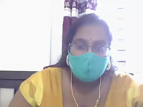 Snapshot of Reena-gowda chatting on September 20, 2025, 6:18 am Reena-gowda online show from September 20, 2025, 6:18 am