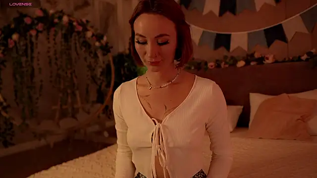 Serena Waldarf online show from September 30, 2025, 4:57 pm