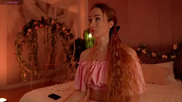 Serena Waldarf online show from October 11, 2025, 4:41 pm