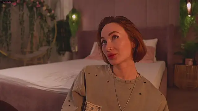 Serena Waldarf online show from November 8, 2025, 3:48 pm