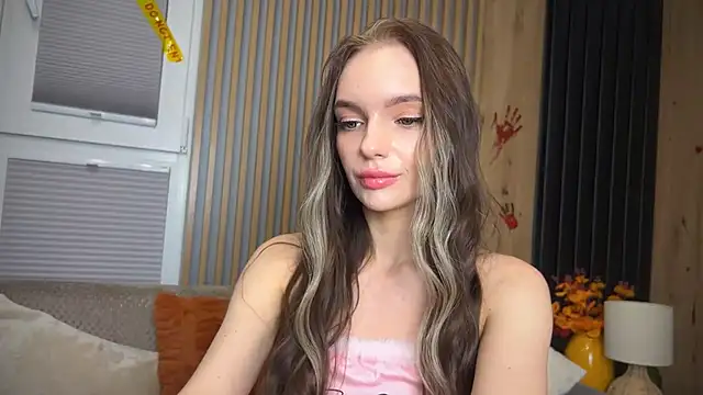 litlle angelll online show from October 27, 2025, 10:44 pm