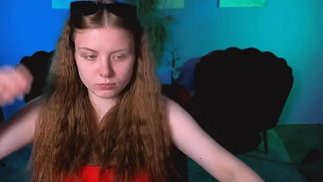 Snapshot of foxy_tease_ chatting on November 13, 2025, 10:19 am foxy tease online show from November 13, 2025, 10:19 am