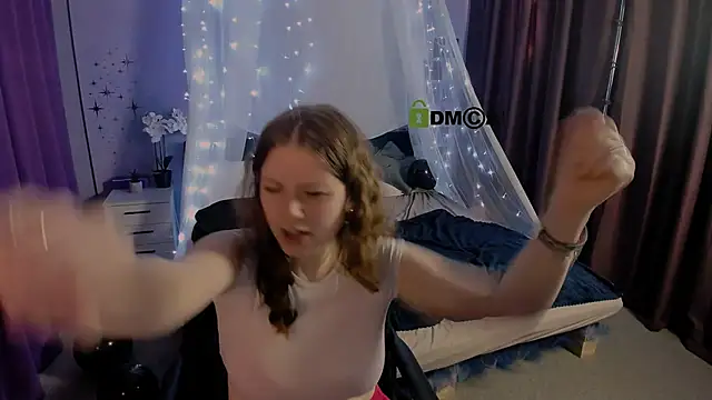 Snapshot of foxy_tease_ chatting on October 26, 2025, 11:27 pm foxy tease online show from October 26, 2025, 11:27 pm