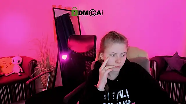 Snapshot of foxy_tease_ chatting on October 13, 2025, 1:07 am foxy tease online show from October 13, 2025, 1:07 am