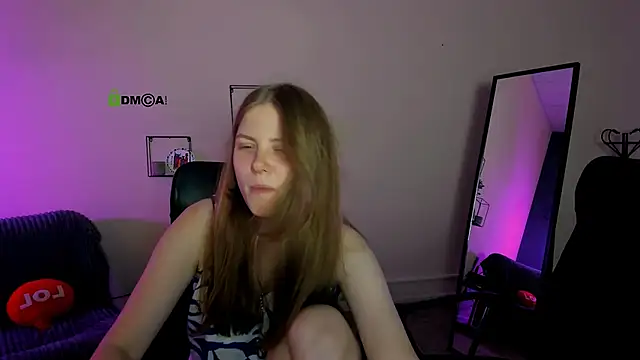 Snapshot of foxy_tease_ chatting on September 24, 2025, 10:16 pm foxy tease online show from September 24, 2025, 10:16 pm