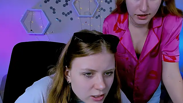 Snapshot of foxy_tease_ chatting on November 7, 2025, 9:58 am foxy tease online show from November 7, 2025, 9:58 am