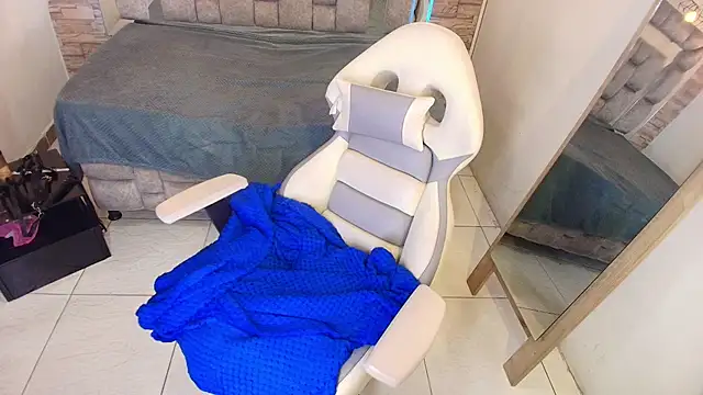 Snapshot of Soleil_66 chatting on November 25, 2025, 4:35 am Soleil 66 online show from November 25, 2025, 4:35 am