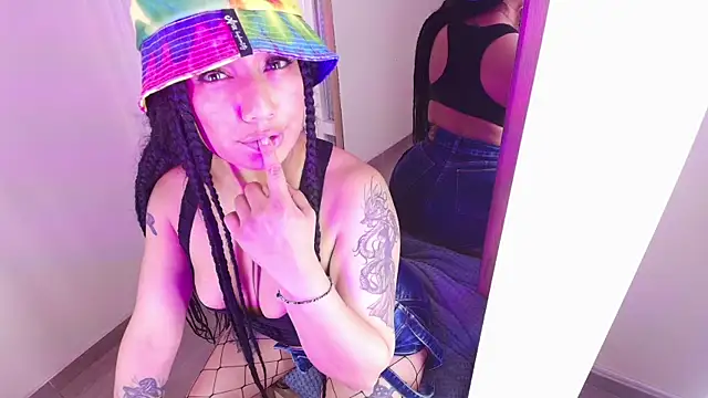 Snapshot of Soleil_66 chatting on November 28, 2025, 4:01 am Soleil 66 online show from November 28, 2025, 4:01 am