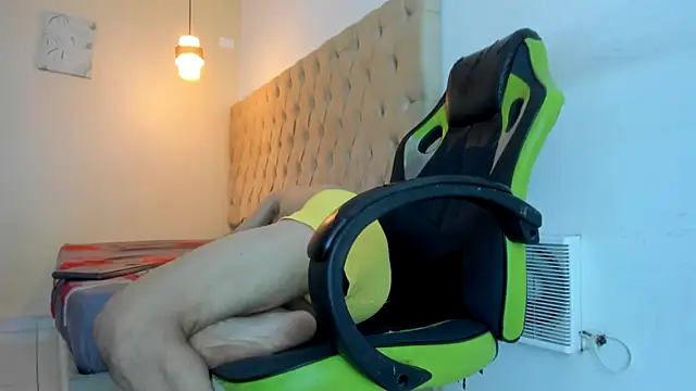 Snapshot of Darkknightx01 chatting on December 14, 2025, 1:23 am Darkknightx01 online show from December 14, 2025, 1:23 am