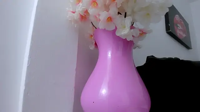 eimy skinny  online show from January 18, 2026, 1:03 pm