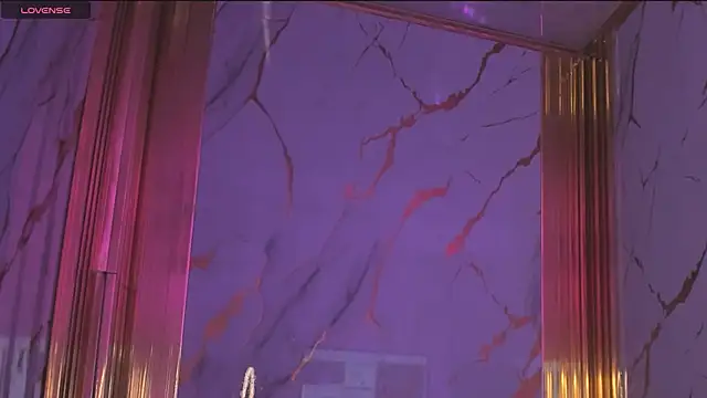 eimy skinny  online show from February 6, 2026, 12:45 pm