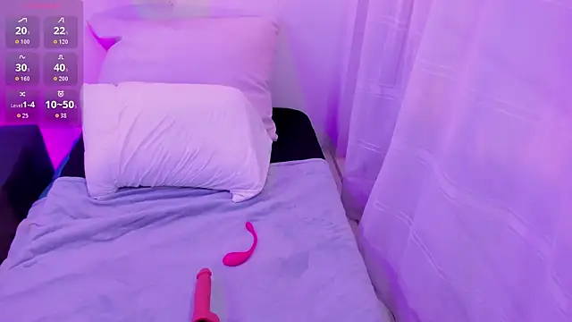 Snapshot of Samaraa_Smith chatting on October 10, 2025, 12:06 pm Samaraa Smith online show from October 10, 2025, 12:06 pm