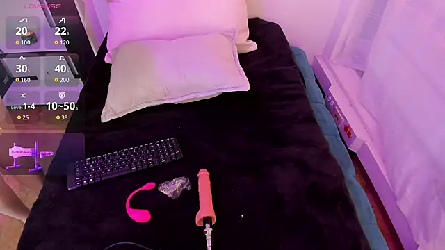 Snapshot of Samaraa_Smith chatting on September 22, 2025, 12:22 pm Samaraa Smith online show from September 22, 2025, 12:22 pm