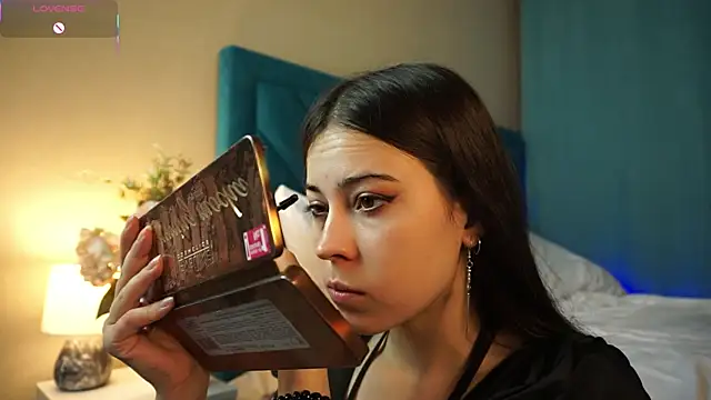 Snapshot of ywixos chatting on November 20, 2025, 1:34 pm ywixos online show from November 20, 2025, 1:34 pm