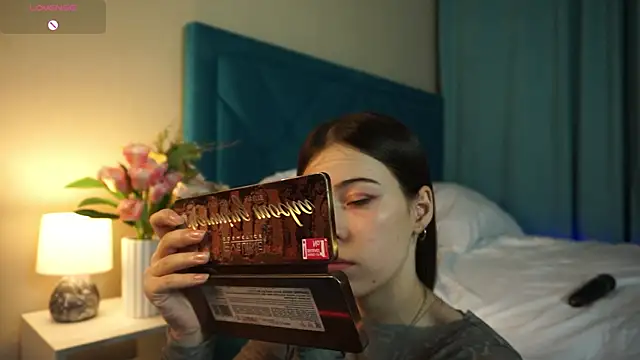 Snapshot of ywixos chatting on November 12, 2025, 1:48 pm ywixos online show from November 12, 2025, 1:48 pm