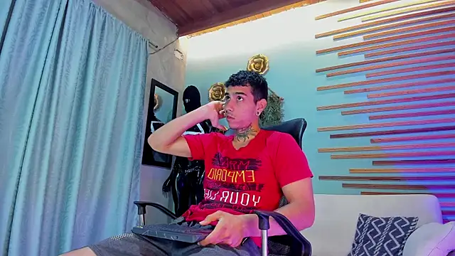 Snapshot of jharol_cardonaa chatting on December 14, 2025, 1:17 pm jharol cardonaa online show from December 14, 2025, 1:17 pm