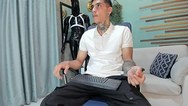 Snapshot of jharol_cardonaa chatting on November 19, 2025, 1:38 am jharol cardonaa online show from November 19, 2025, 1:38 am