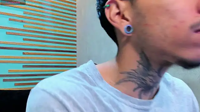 Snapshot of jharol_cardonaa chatting on October 4, 2025, 1:23 pm jharol cardonaa online show from October 4, 2025, 1:23 pm