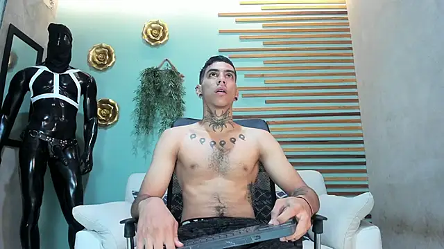 Snapshot of jharol_cardonaa chatting on November 16, 2025, 1:27 pm jharol cardonaa online show from November 16, 2025, 1:27 pm